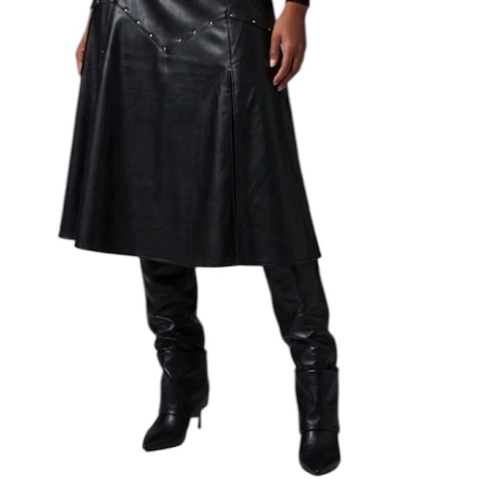 New-Chic Black Slouchy Ruched faux Leather Knee-High Boots Size: 9 - Picture 8 of 9